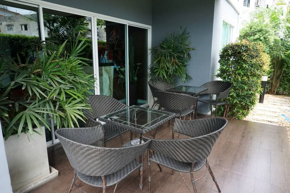 شرفة مرصوفة