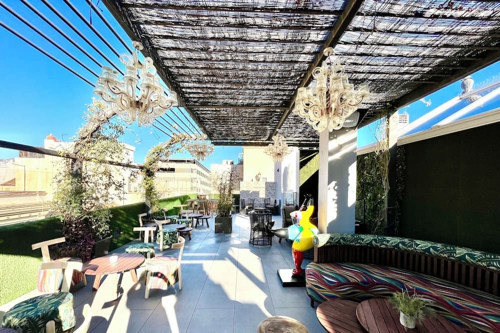 شرفة مرصوفة