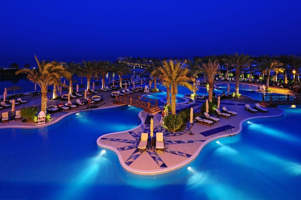 حوض السباحة صورة