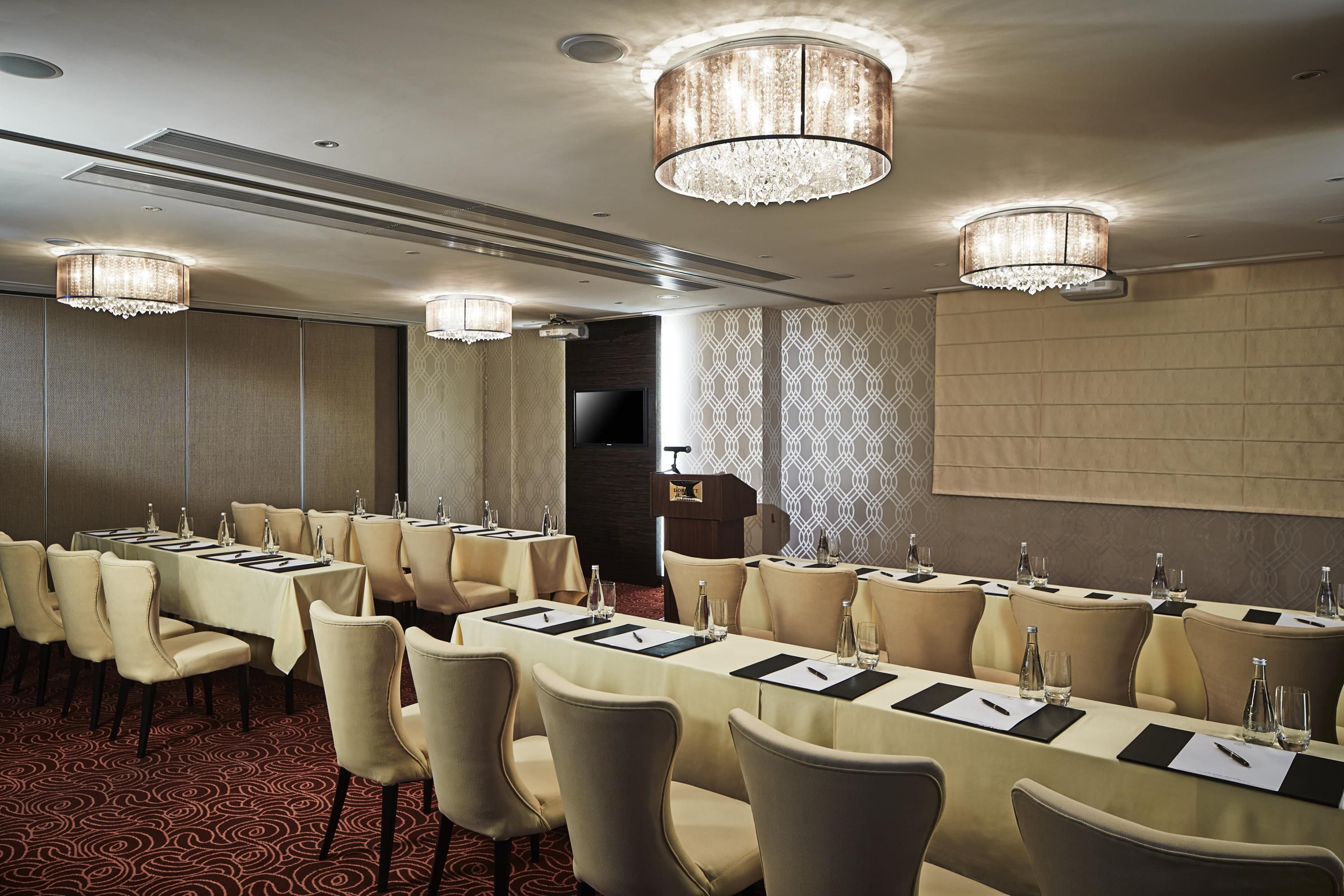 غرفة الاجتماعات