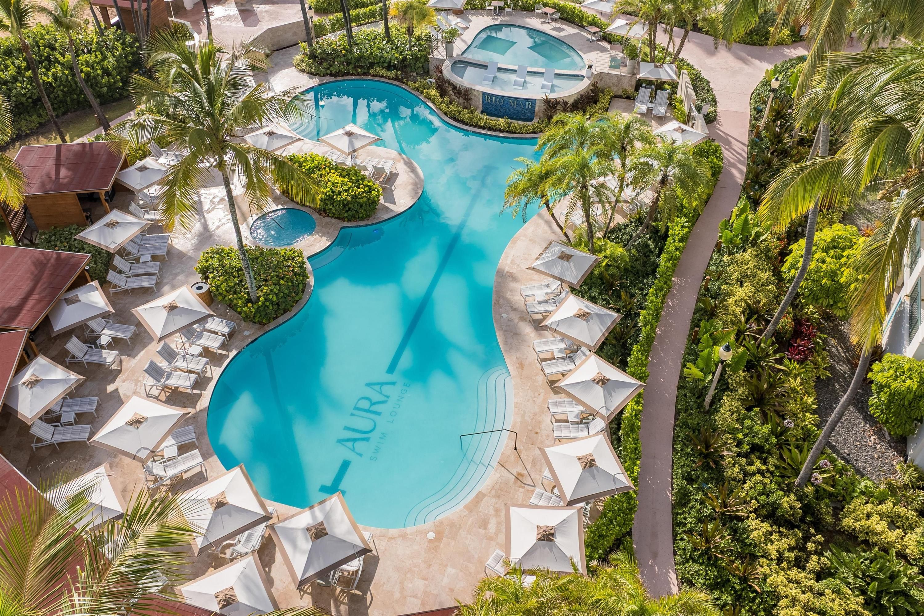 حوض السباحة