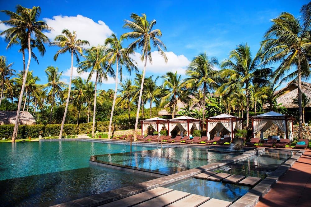 حوض السباحة صورة