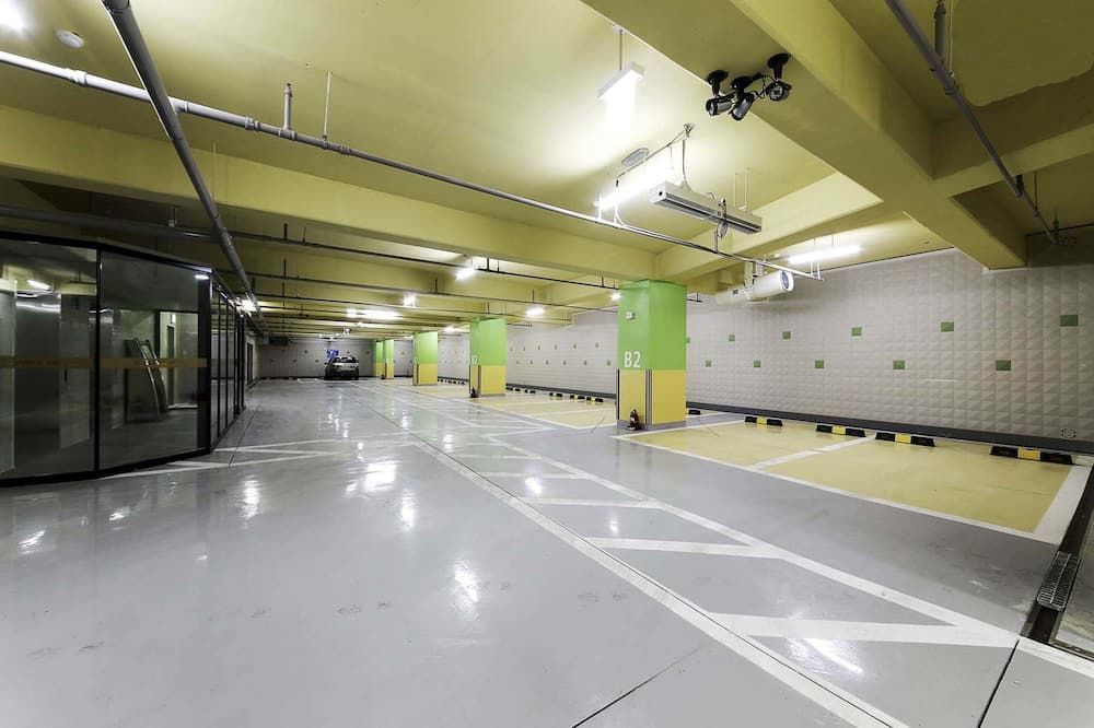 موقف سيارات