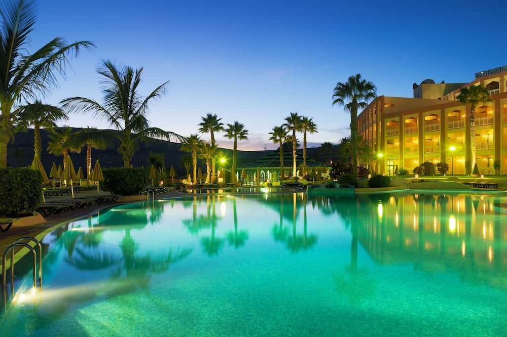 حوض السباحة صورة