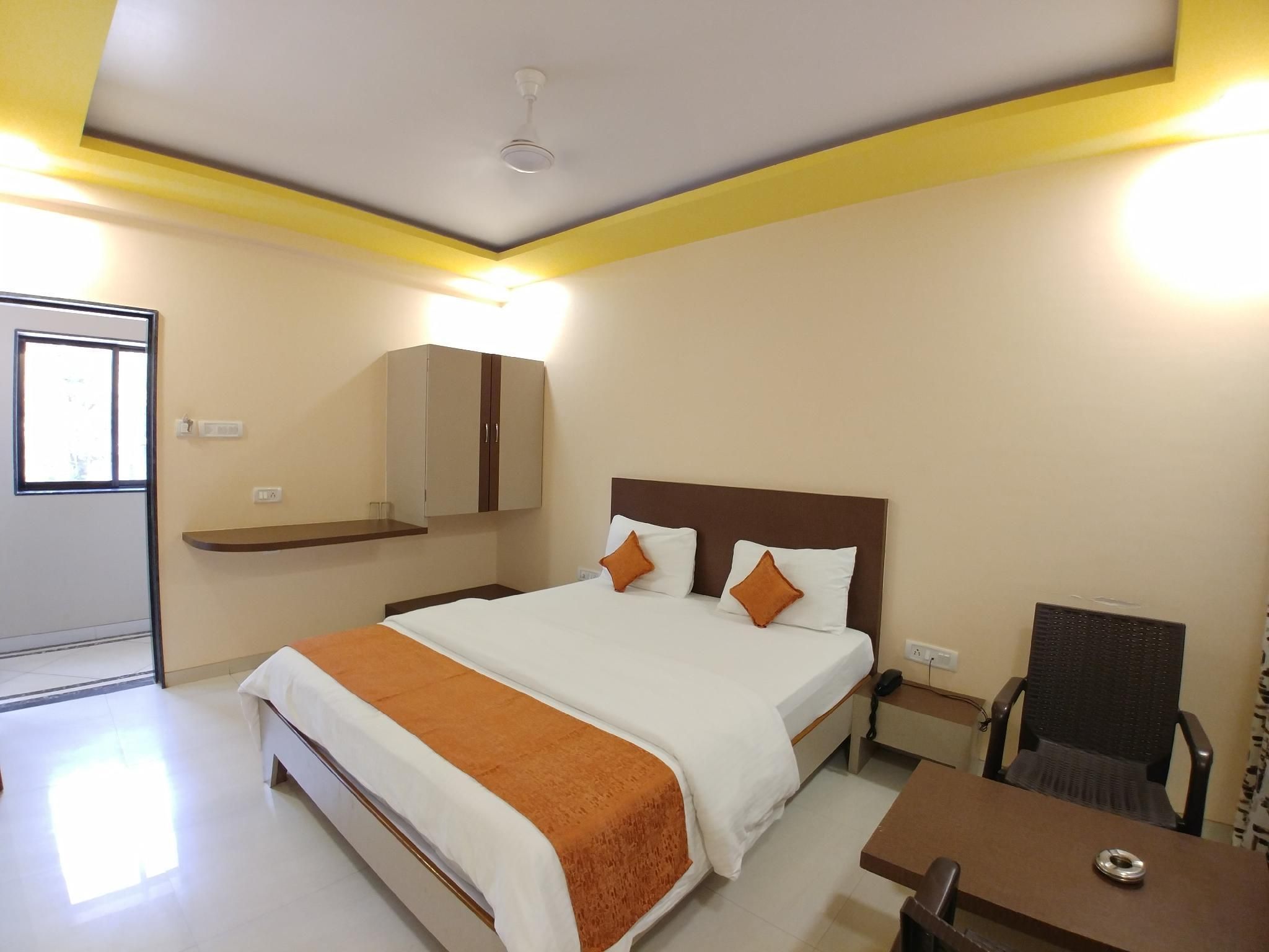 آخر