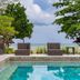 حوض السباحة