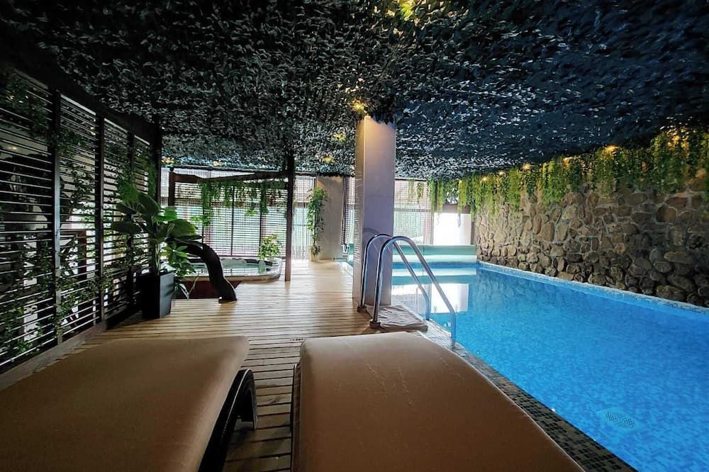 حوض السباحة صورة