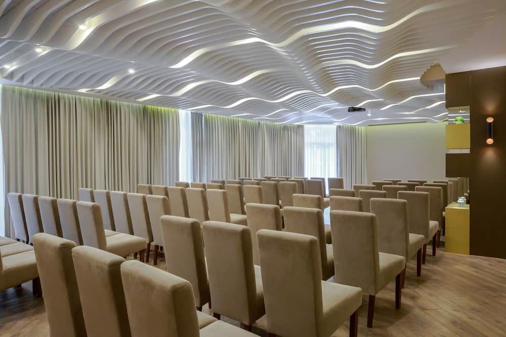 غرفة الاجتماعات