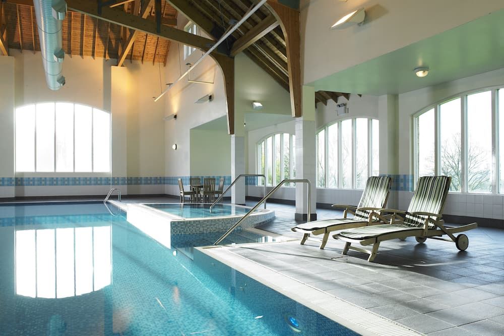 حوض السباحة صورة