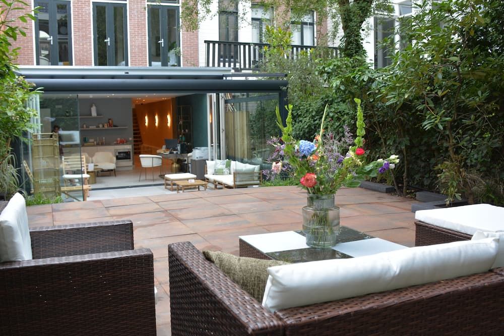 شرفة مرصوفة صورة