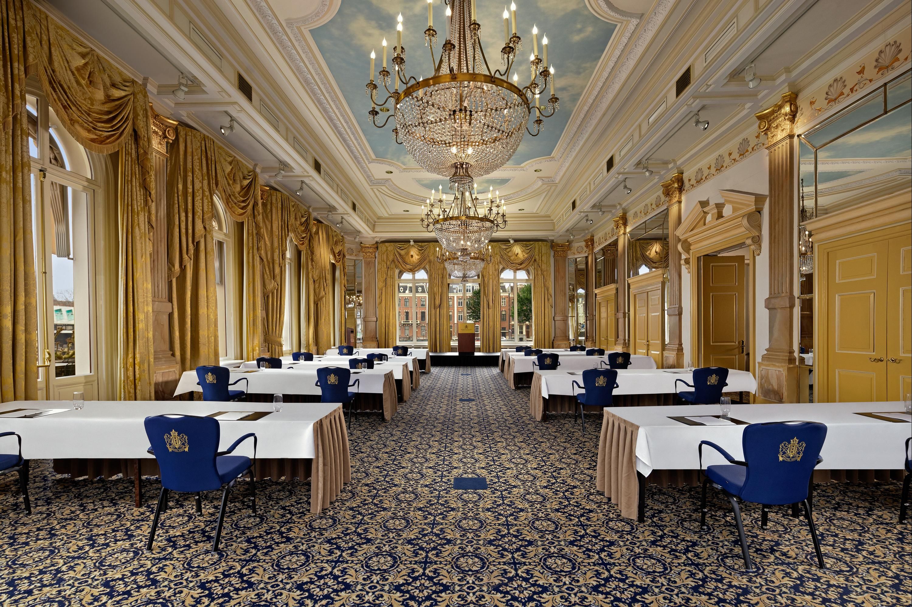 غرفة الاجتماعات