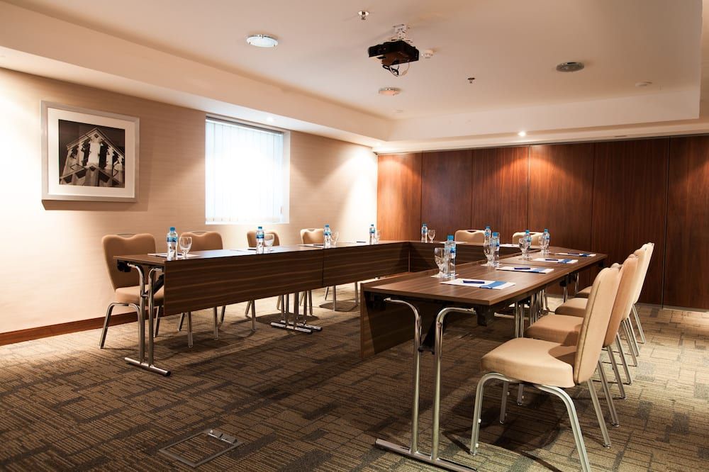 غرفة الاجتماعات