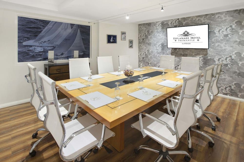 غرفة الاجتماعات