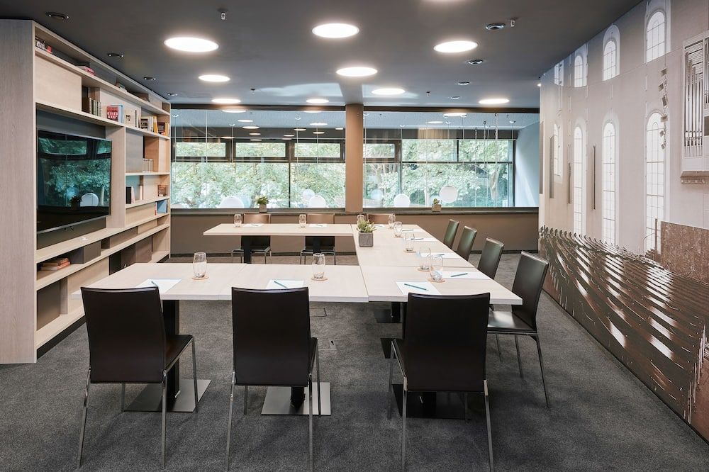 غرفة الاجتماعات