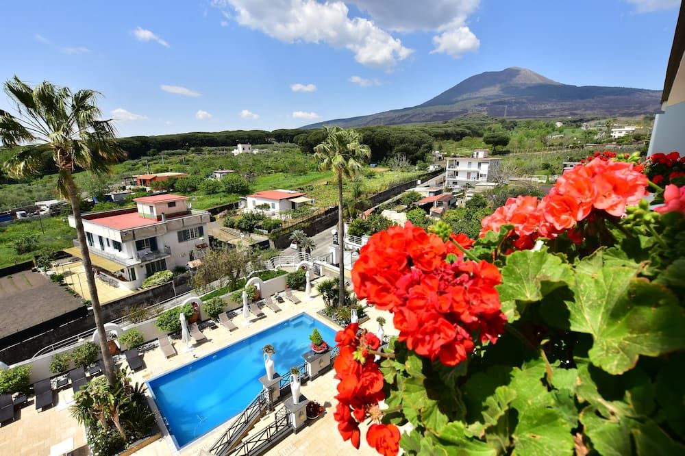 حوض السباحة صورة