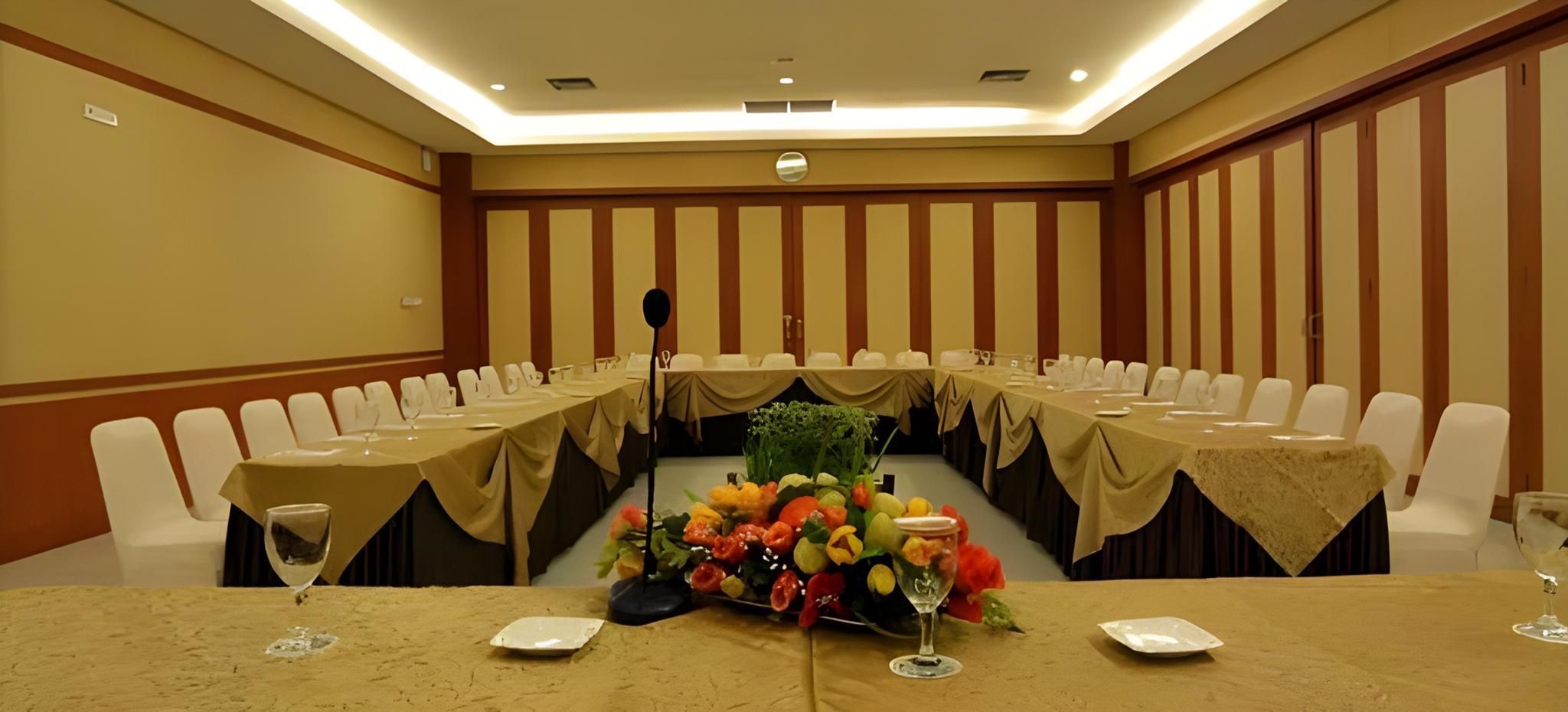 غرفة الاجتماعات