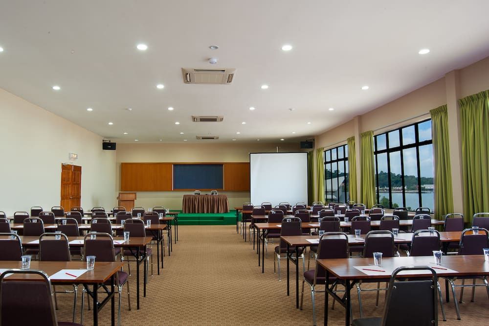 غرفة الاجتماعات