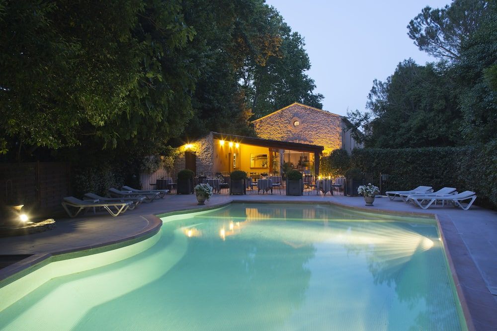 حوض السباحة صورة