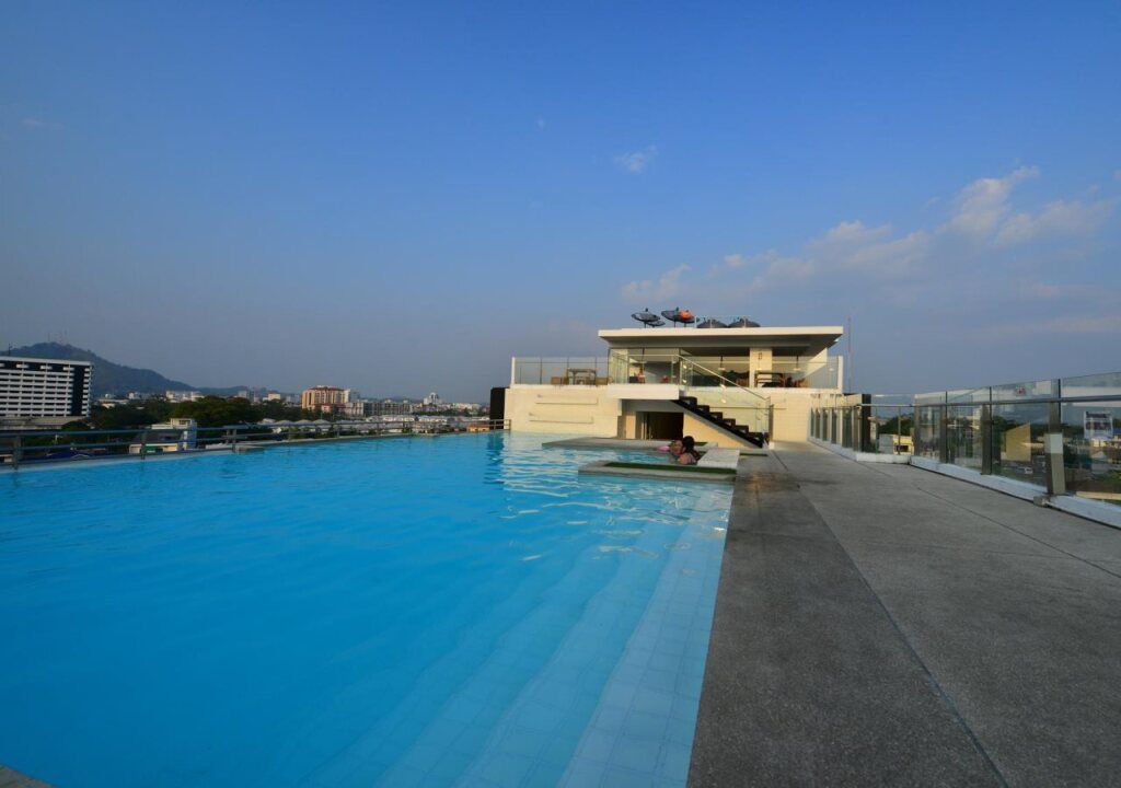 حوض السباحة صورة