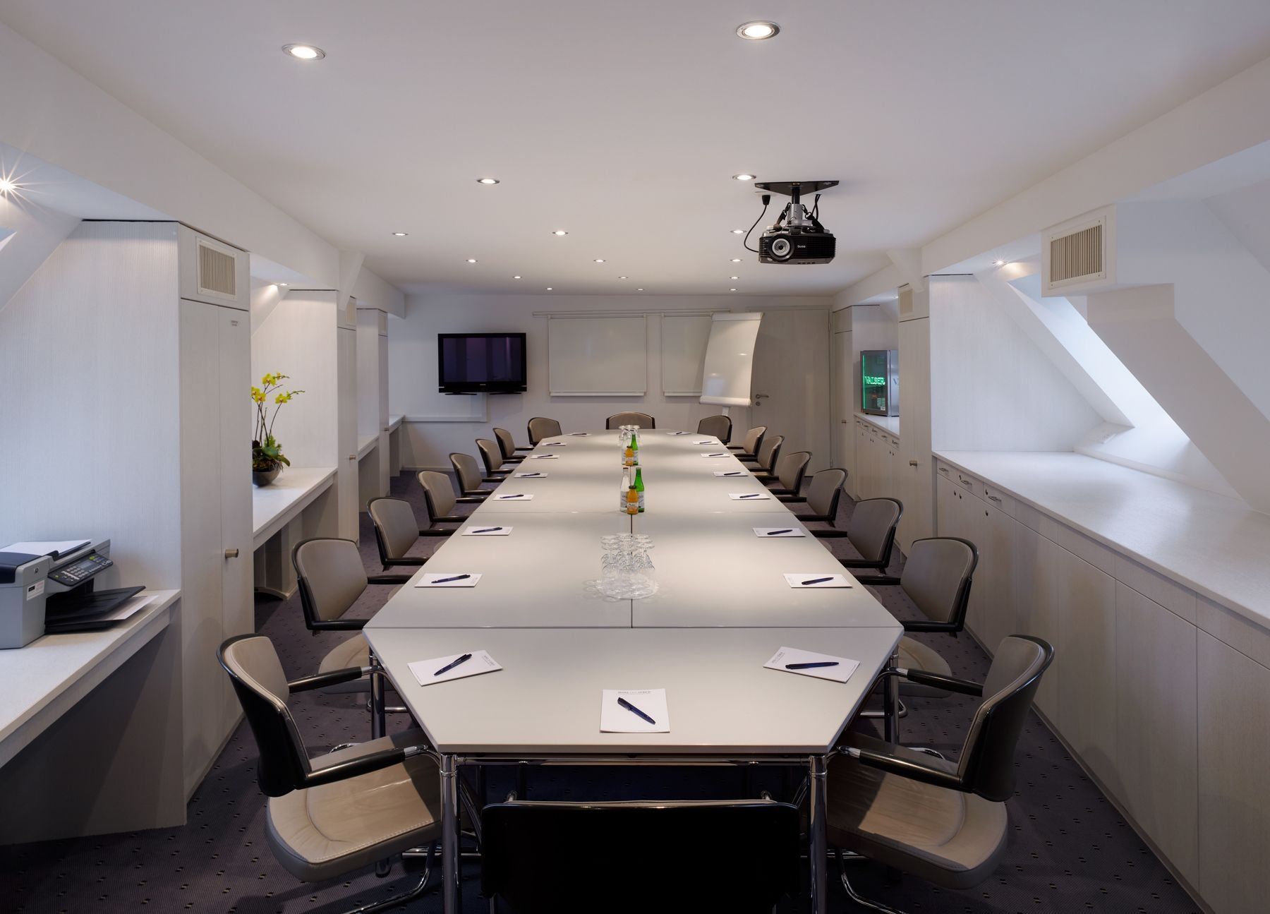 غرفة الاجتماعات