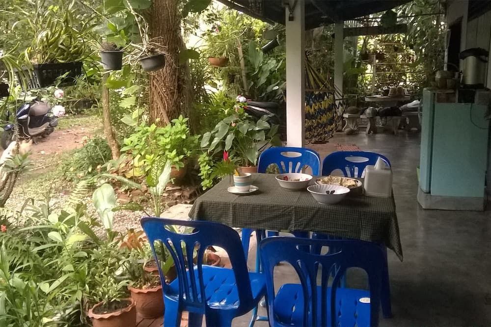 شرفة مرصوفة