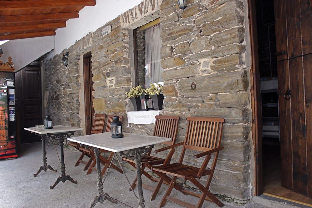 شرفة مرصوفة