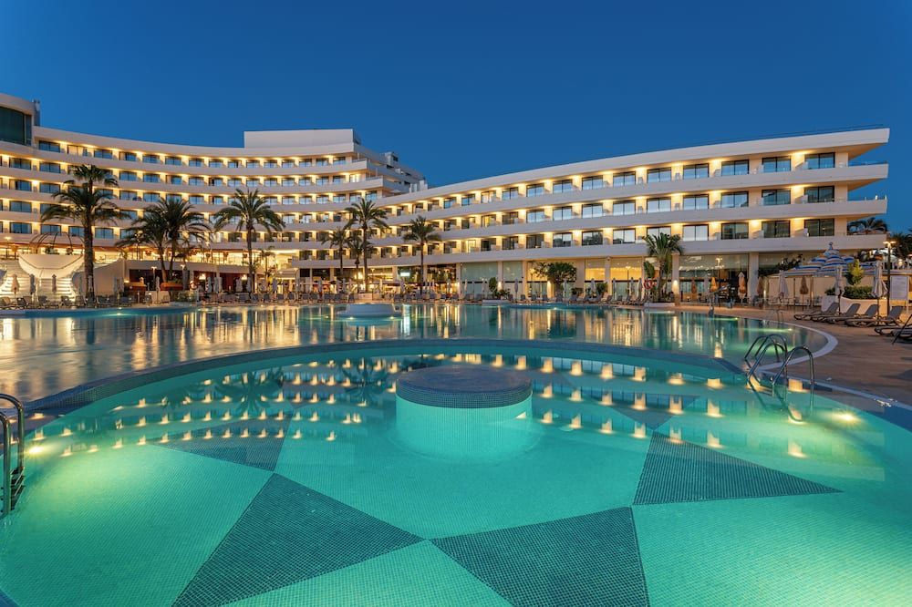 حوض السباحة صورة