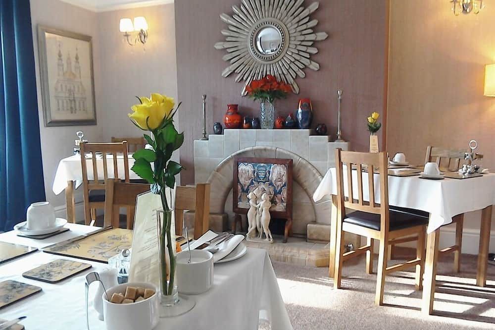 غرفة طعام صورة