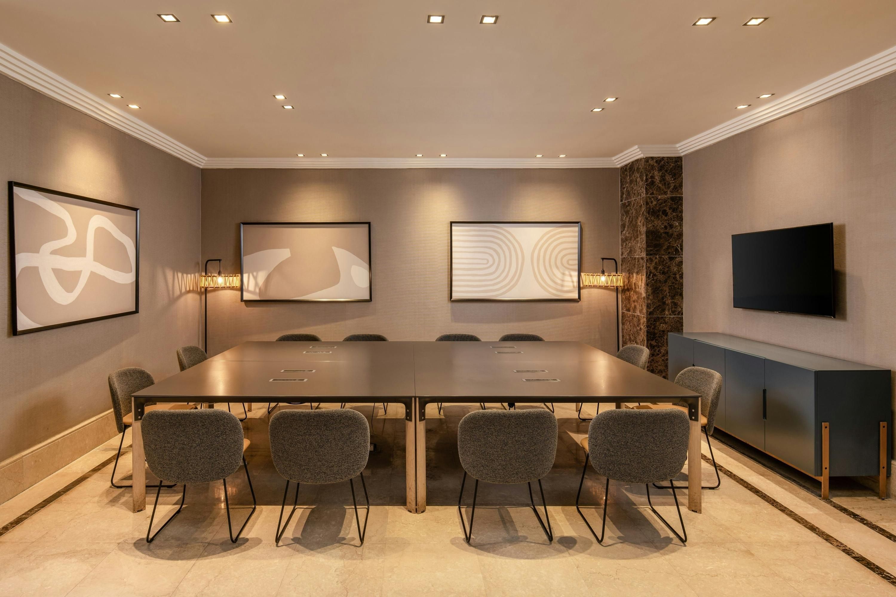 غرفة الاجتماعات