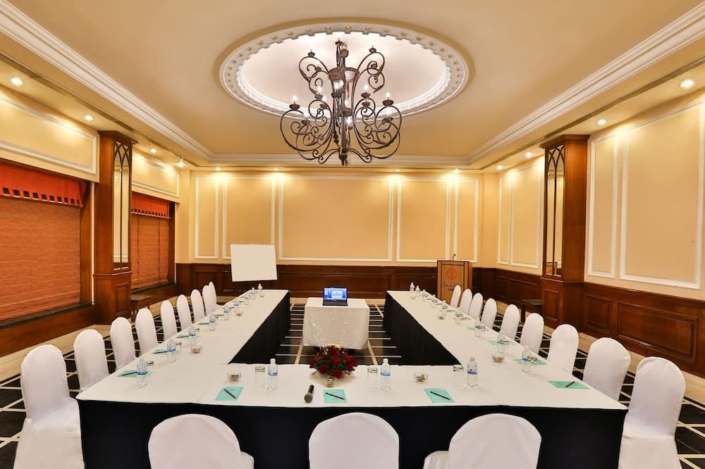 غرفة الاجتماعات