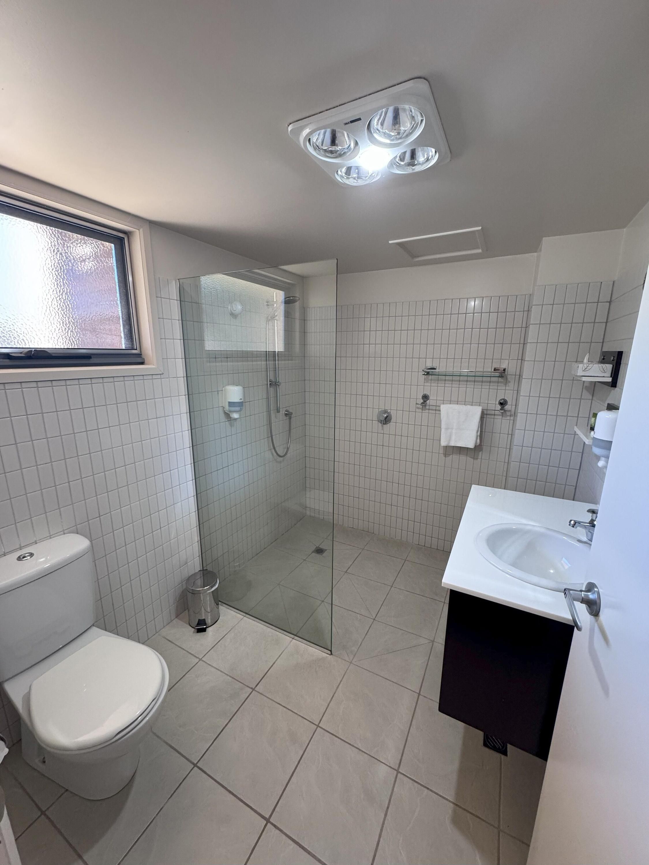 آخر
