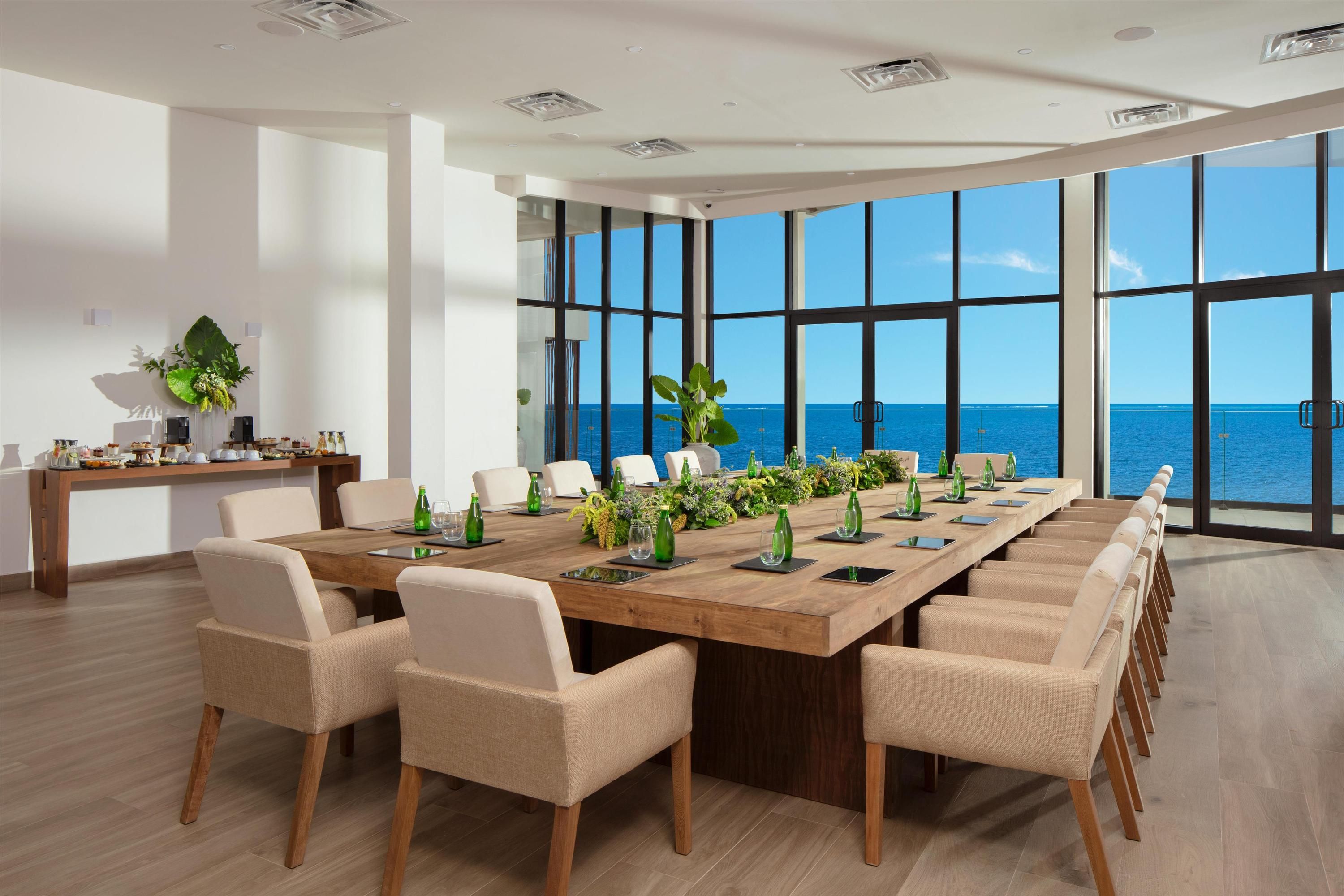 غرفة الاجتماعات