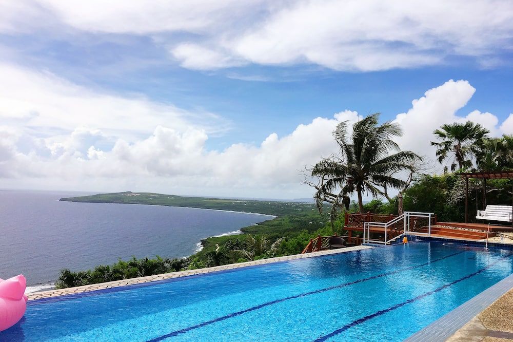 حوض السباحة صورة