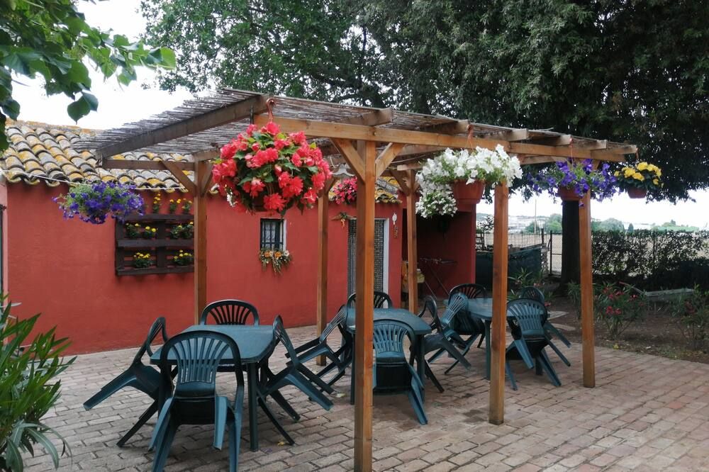 شرفة مرصوفة