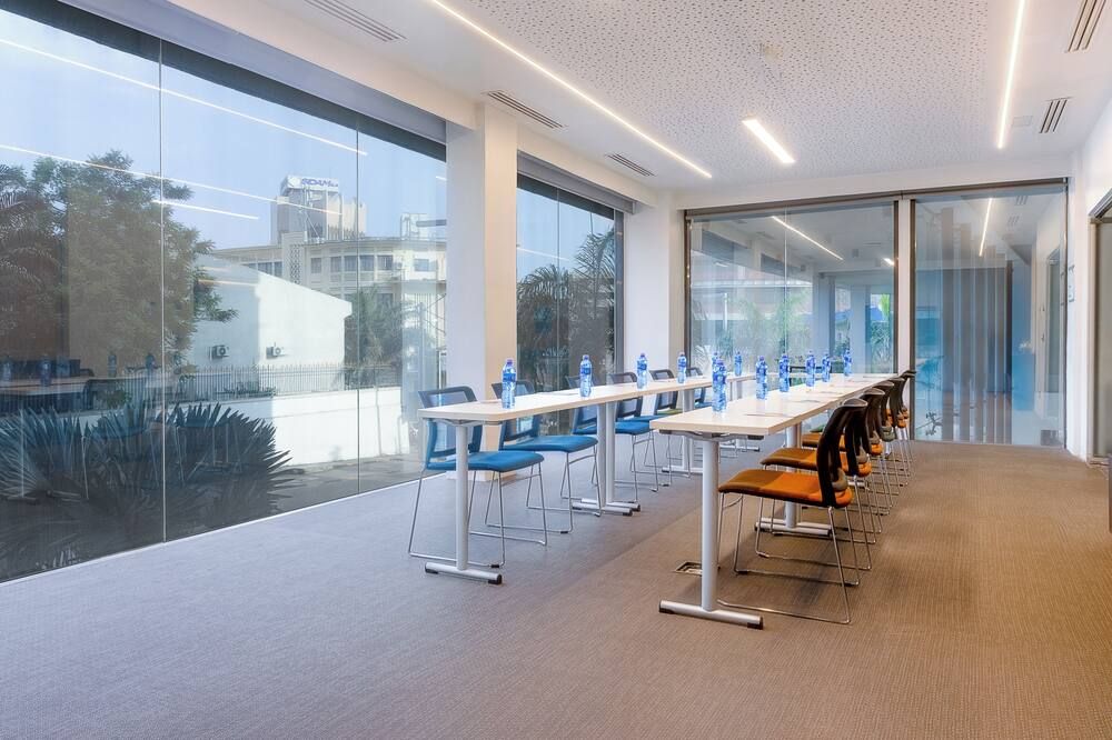 غرفة الاجتماعات