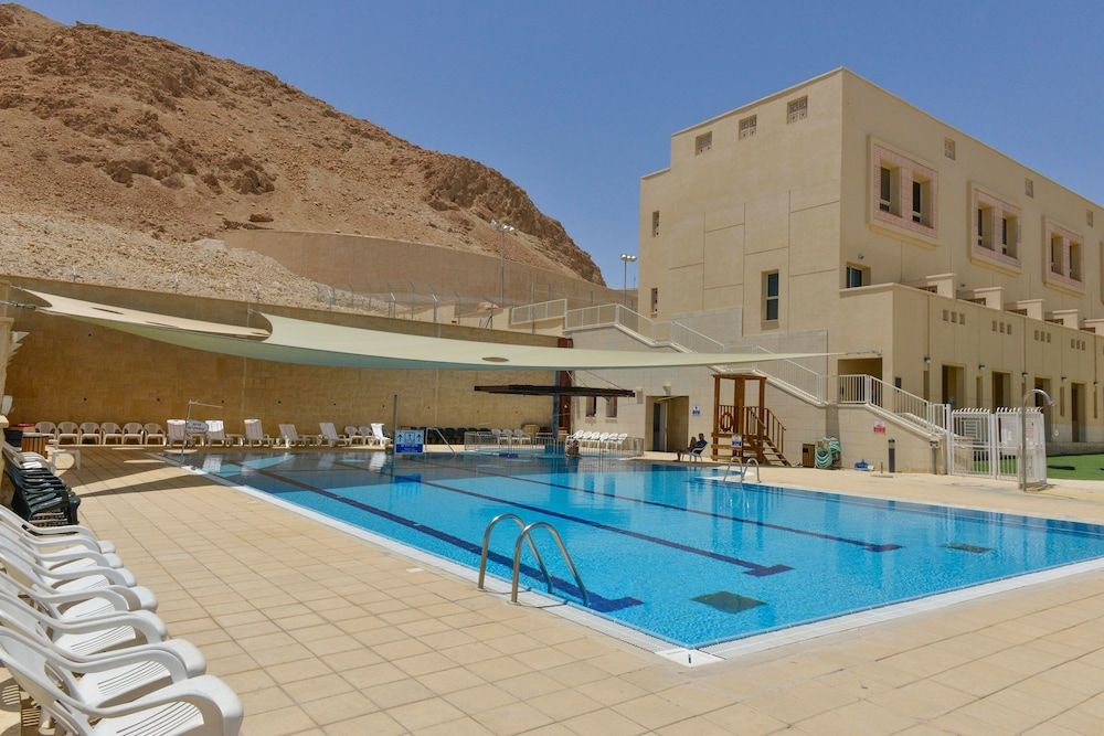 حوض السباحة صورة