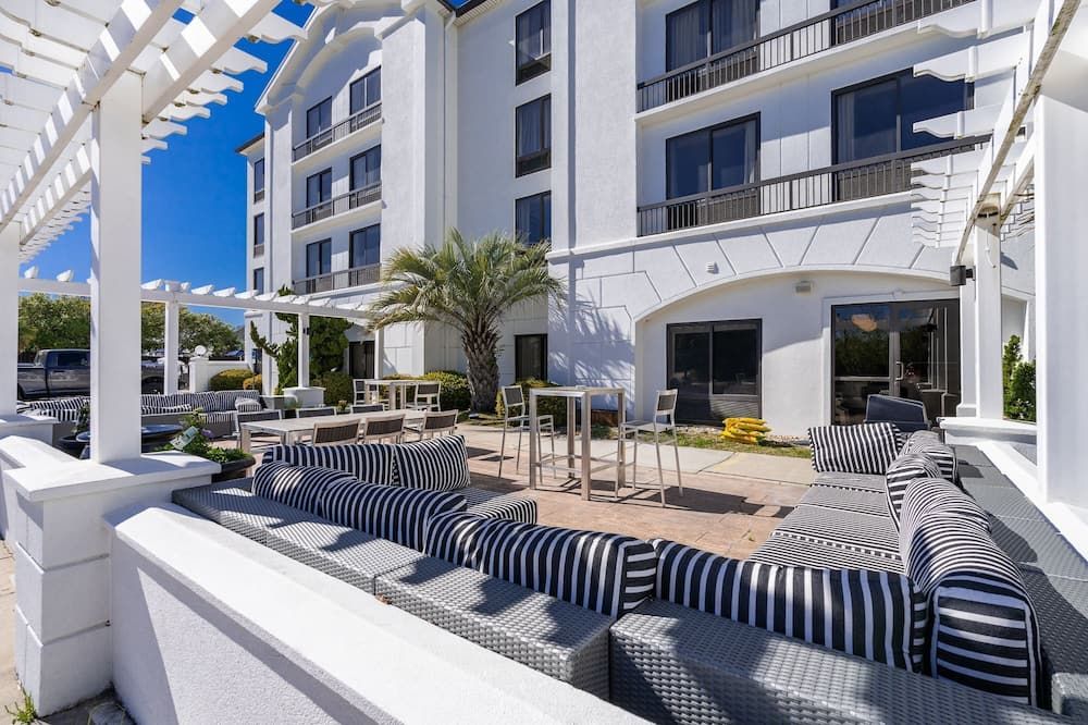 شرفة مرصوفة