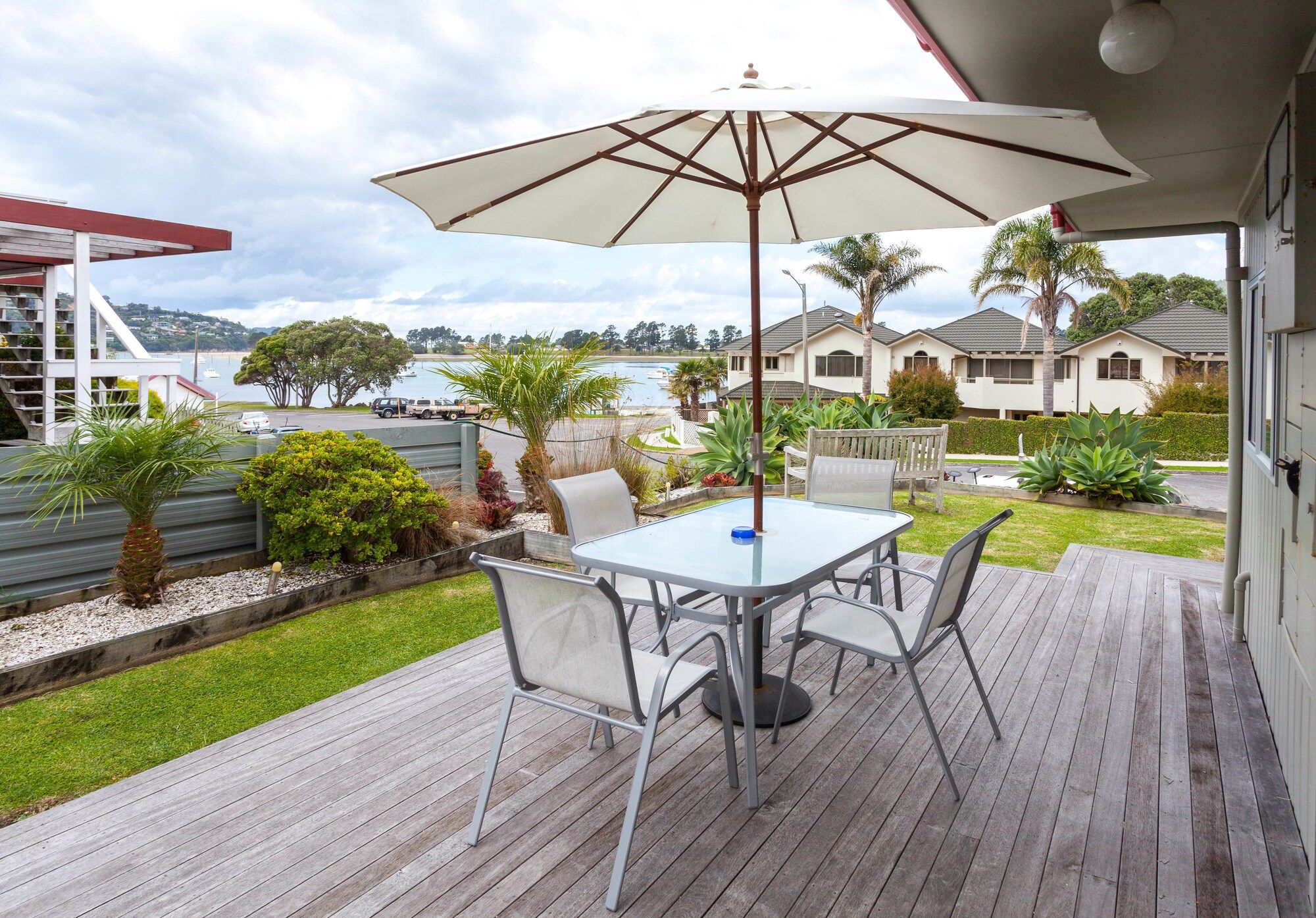 شرفة مرصوفة صورة