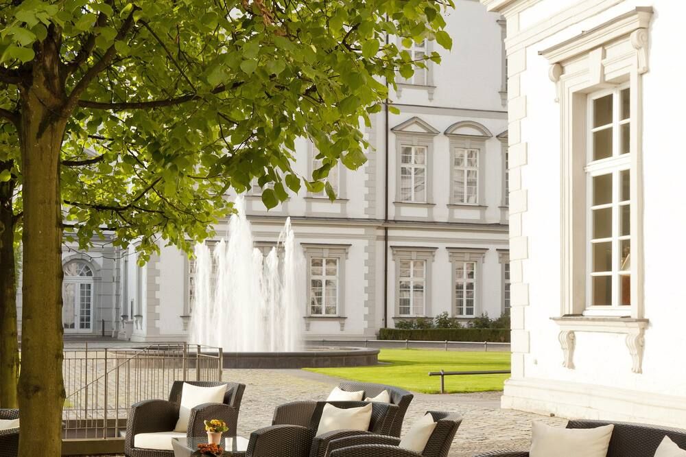 شرفة مرصوفة