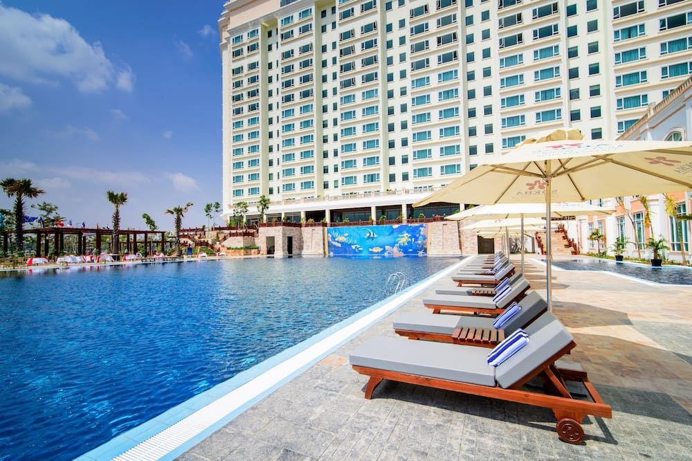 حوض السباحة صورة