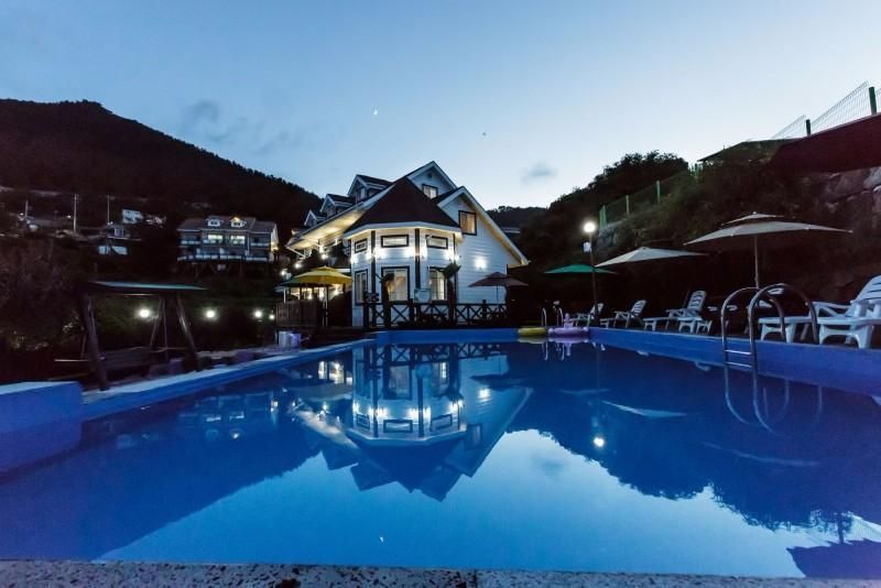 حوض السباحة صورة