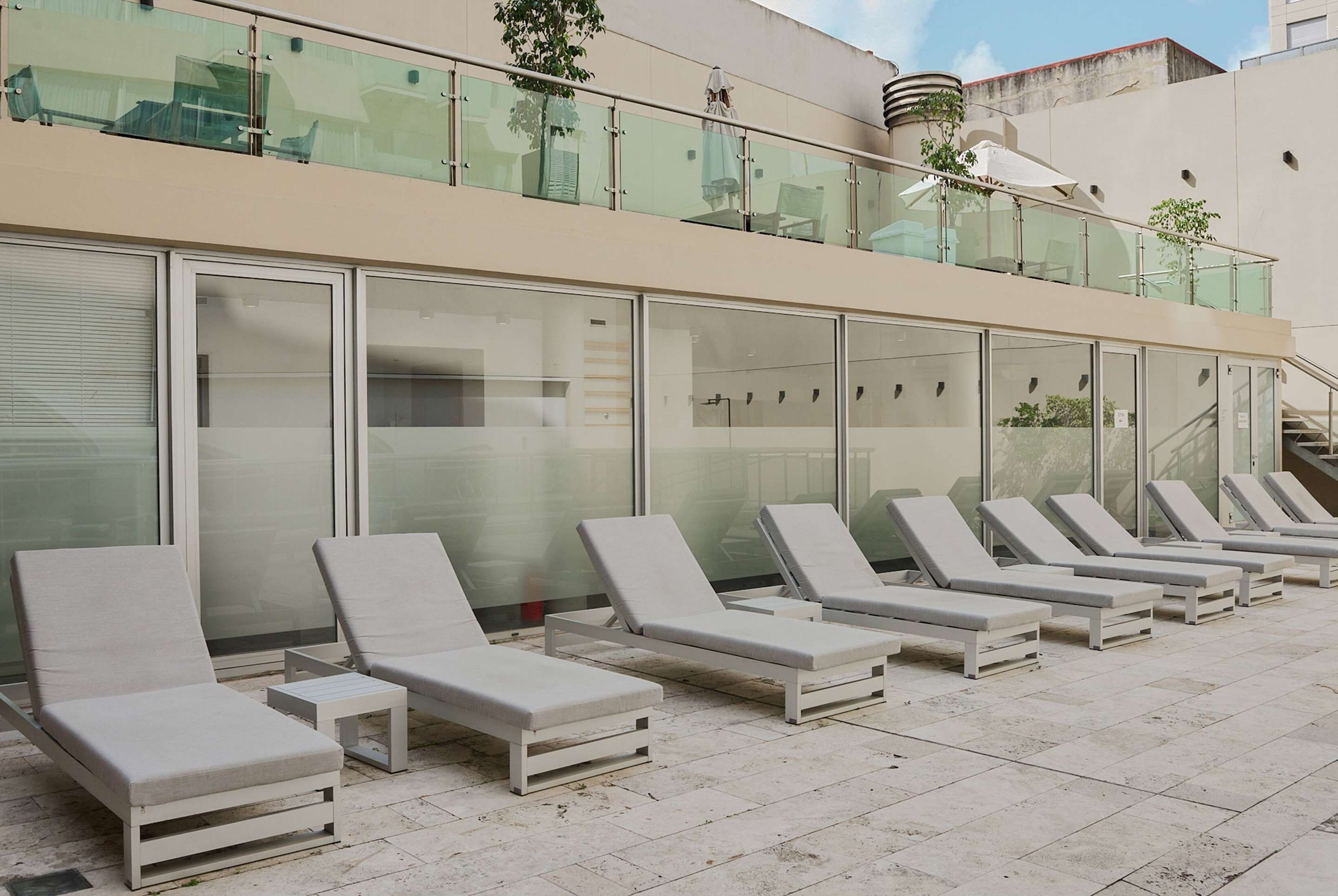 شرفة مرصوفة