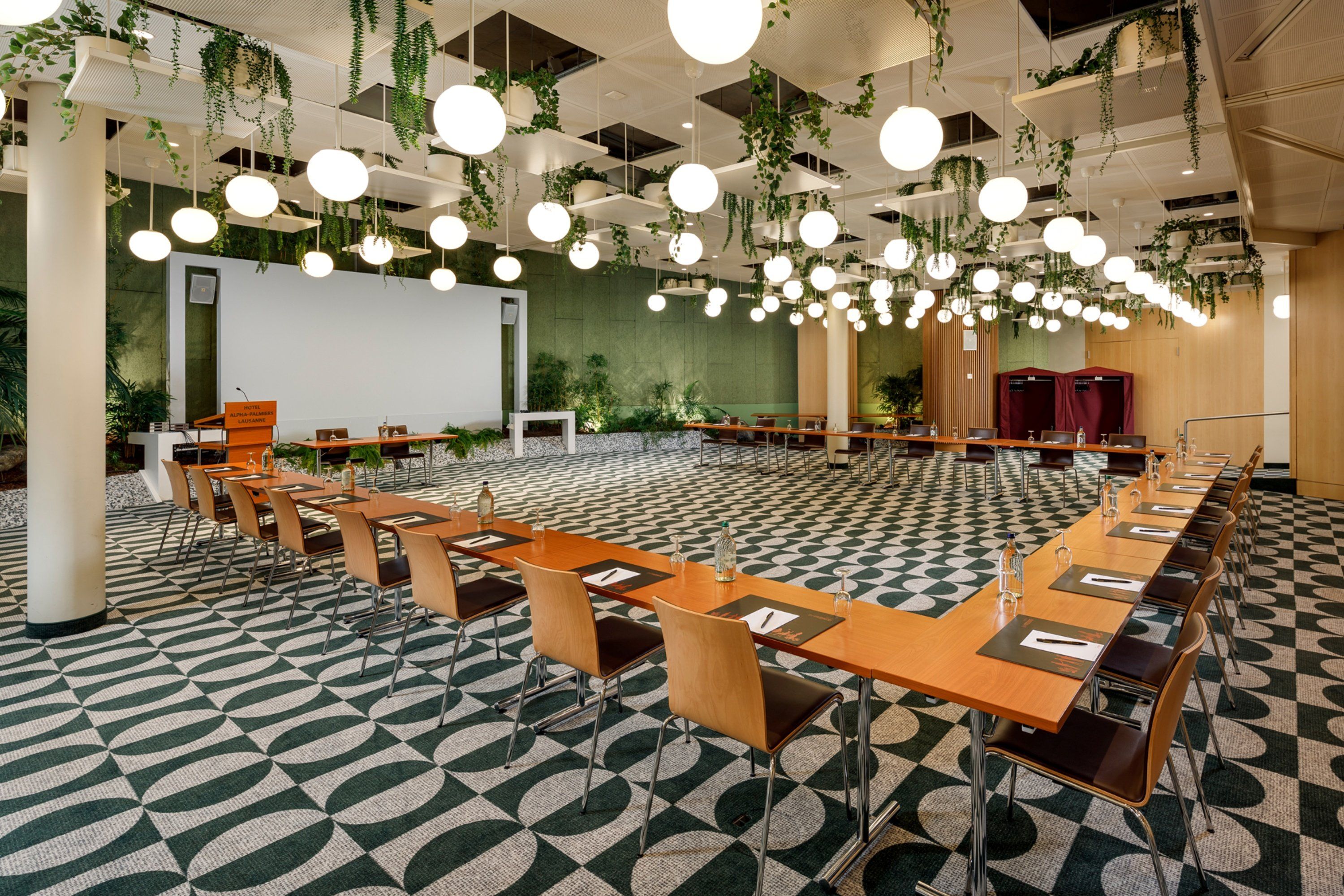 غرفة الاجتماعات