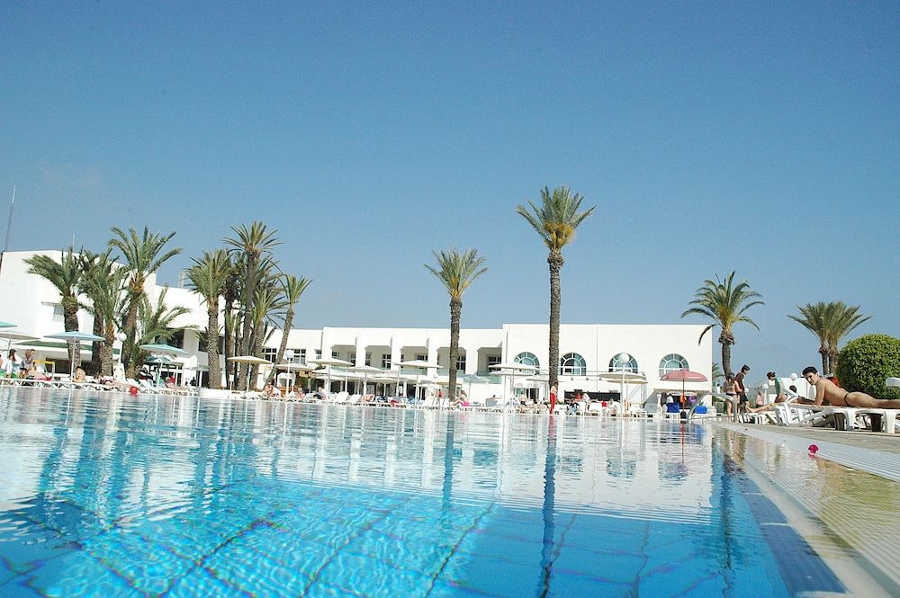 حوض السباحة صورة