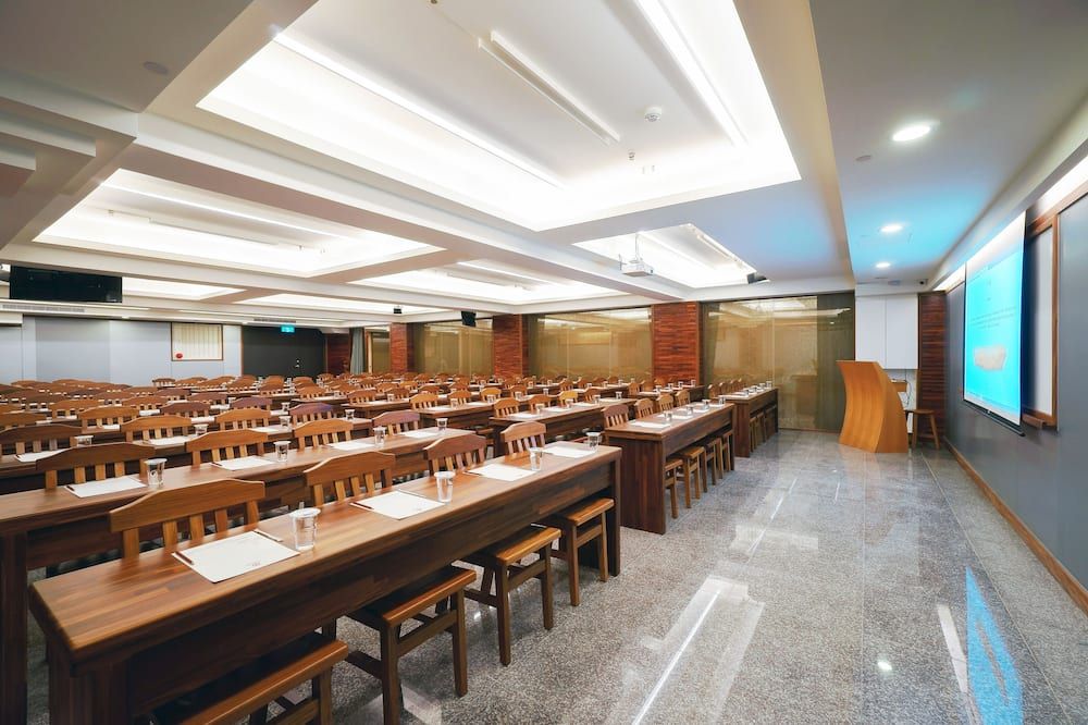 غرفة الاجتماعات