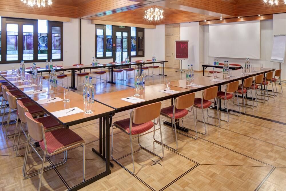 غرفة الاجتماعات