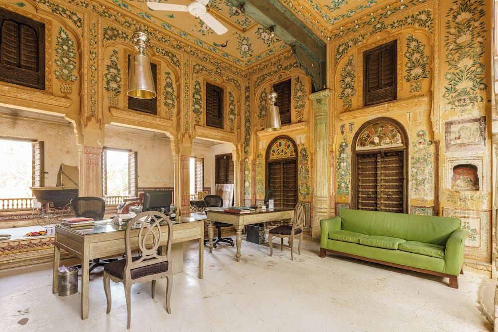 مطعم