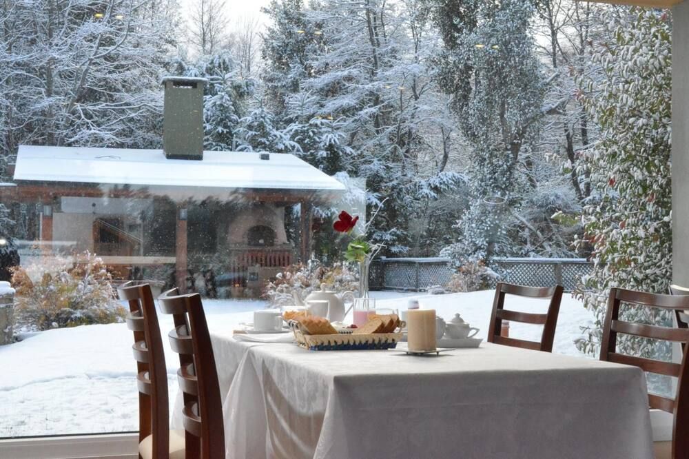 شرفة مرصوفة