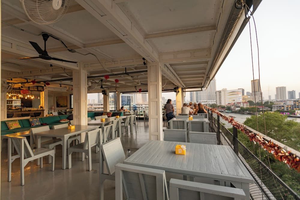 مطعم