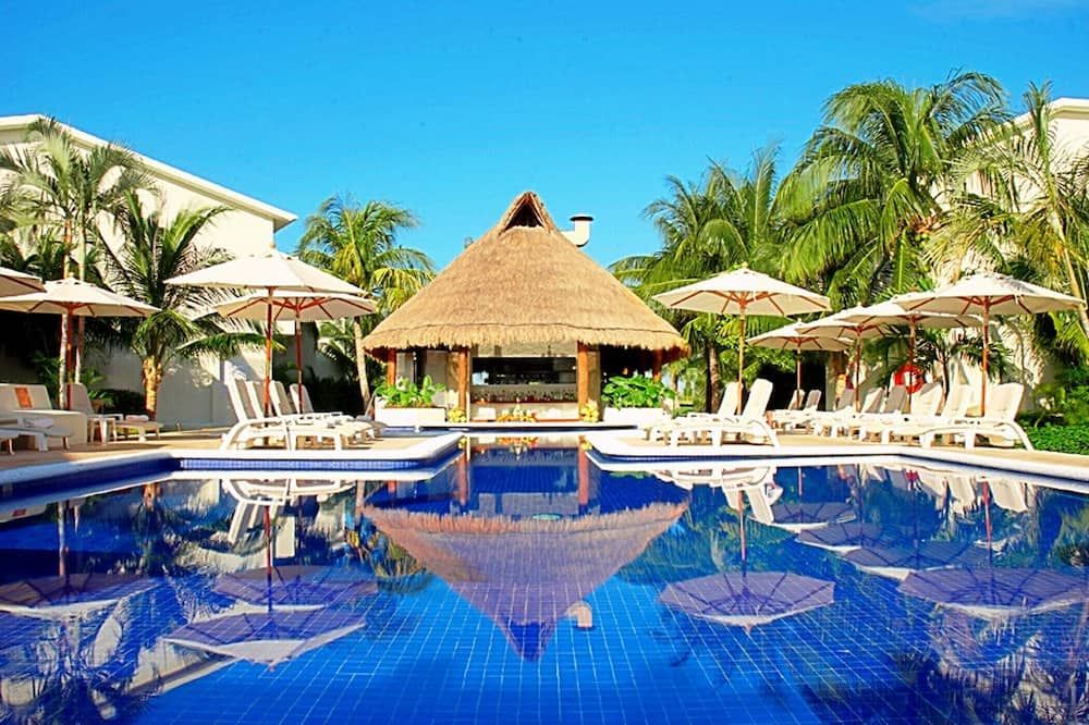 حوض السباحة صورة